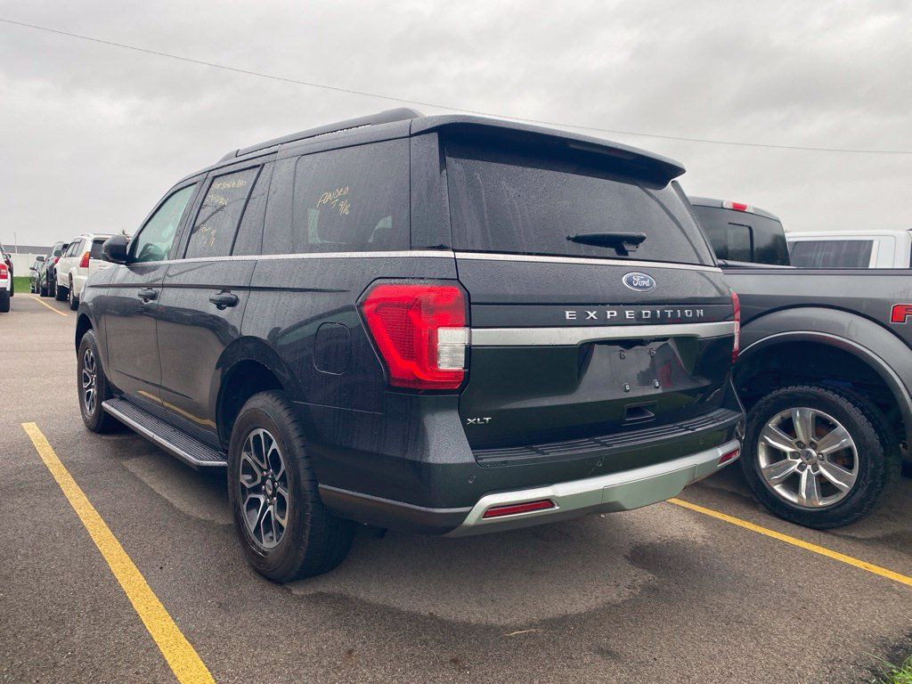 Used 2023 Ford Expedition XLT AWD/4WD image 12