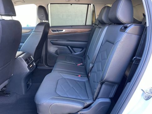 Used 2025 Volkswagen Atlas SE image 25