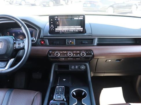 Certified 2024 Honda Pilot Elite image 18