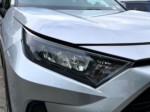 Certified 2022 Toyota RAV4 LE AWD/4WD image 30