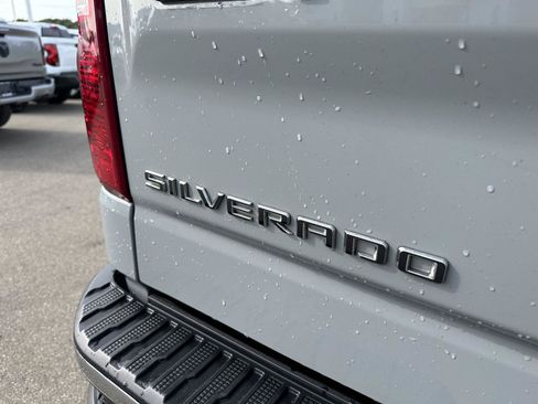 Used 2024 Chevrolet Silverado 1500 LT AWD/4WD image 3