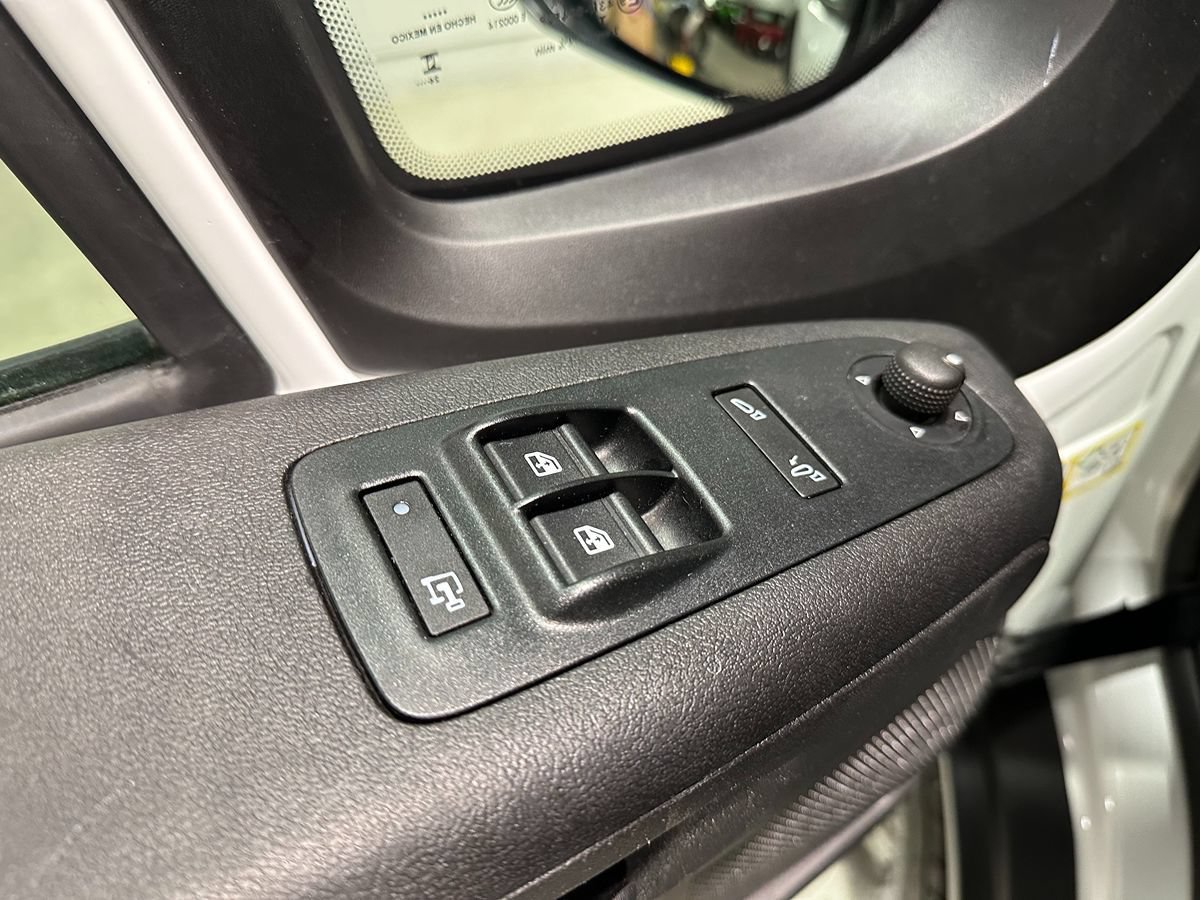 Used 2025 RAM ProMaster 2500 w/ Convenience Group FWD image 19