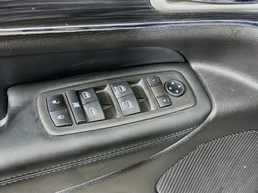 Used 2021 Jeep Grand Cherokee Limited AWD/4WD image 18