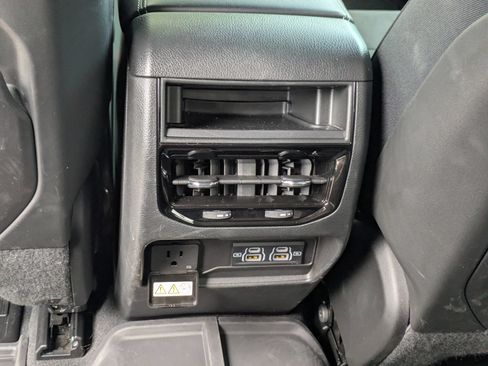Used 2024 Jeep Grand Cherokee Altitude AWD/4WD image 29