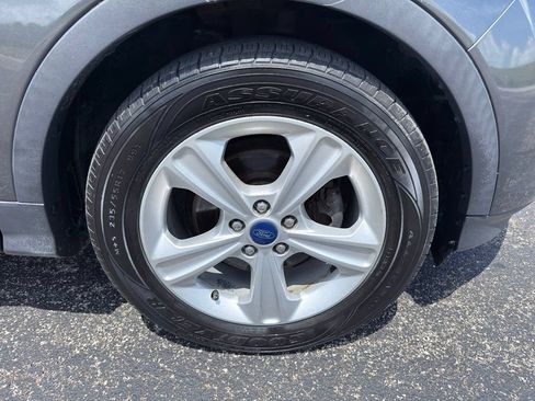 Used 2015 Ford Escape SE FWD image 16
