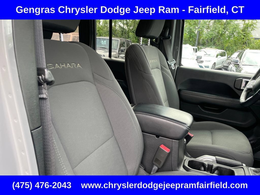 Used 2018 Jeep Wrangler Unlimited Sahara AWD/4WD image 21