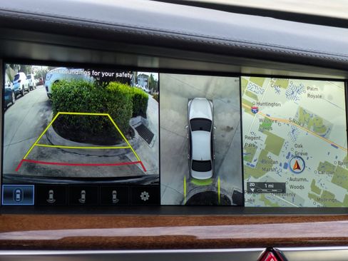 Used 2017 Genesis G90 3.3T Premium image 28