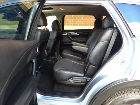 Used 2023 MAZDA CX-9 Touring image 32