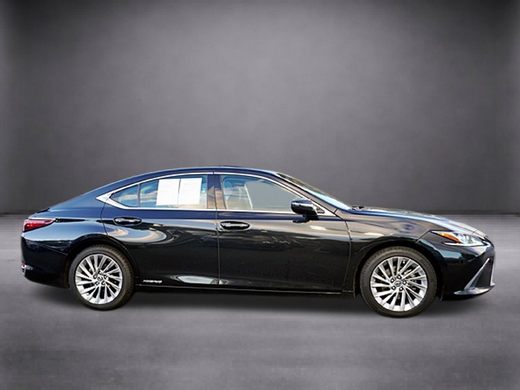 Used 2019 Lexus ES 300h w/ Accessory Package 2 FWD image 3