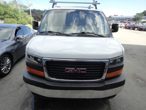 Used 2022 GMC Savana 2500 w/ Driver Convenience Package RWD image 2