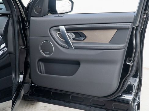 Certified 2025 Land Rover Discovery Sport Dynamic SE AWD/4WD image 22