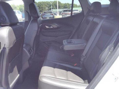 Used 2024 GMC Terrain SLT FWD image 3