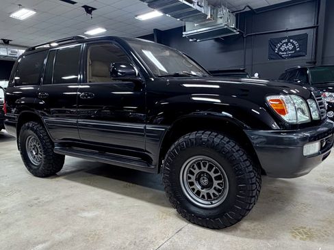 Used 2003 Lexus LX 470 4WD image 2
