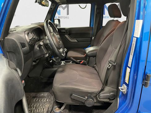 Used 2015 Jeep Wrangler Unlimited Sport w/ Power Convenience Group image 9