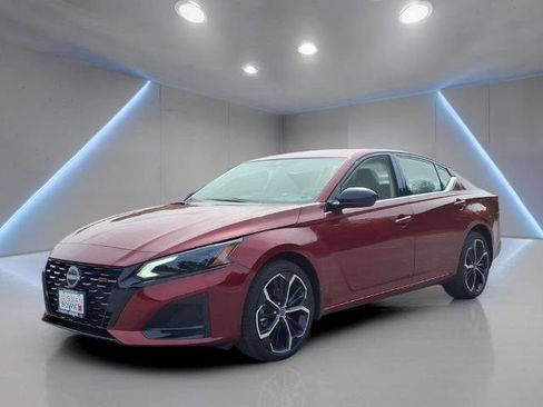 Certified 2026 Nissan Altima 2.5 SR AWD/4WD image 1
