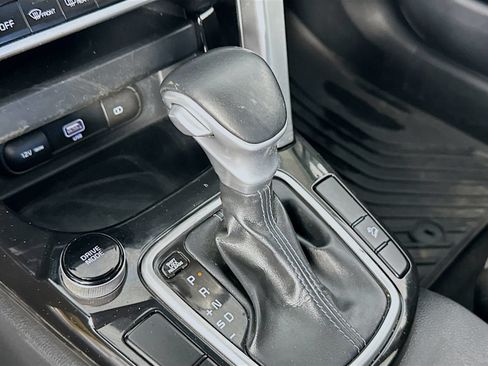 Used 2023 Kia Seltos S w/ Navigation Package FWD image 17
