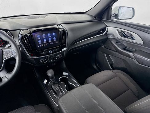 Used 2023 Chevrolet Traverse LT image 22