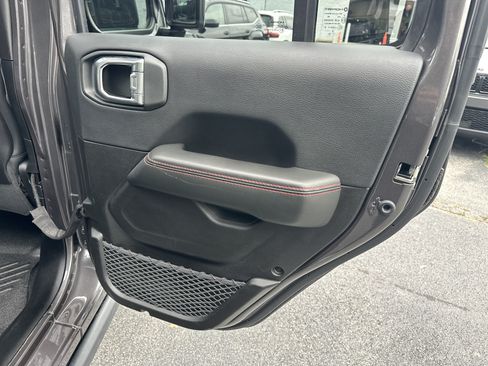 Used 2025 Jeep Wrangler Unlimited Rubicon AWD/4WD image 20