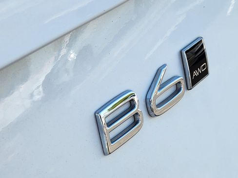 Certified 2025 Volvo XC90 B6 Plus w/ Protection Package Premier image 21