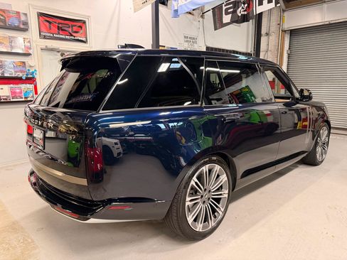 Used 2025 Land Rover Range Rover Long Wheelbase SE AWD/4WD image 7