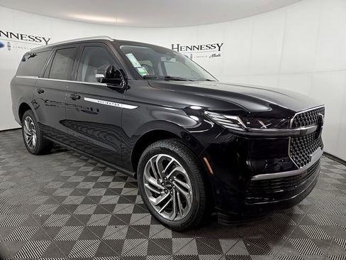 New 2025 Lincoln Navigator L Reserve AWD/4WD image 3