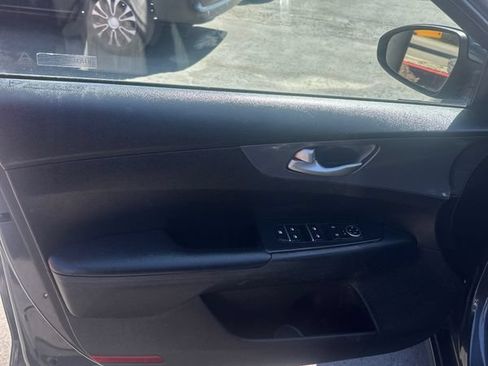 Used 2019 Kia Forte LXS FWD image 20