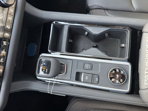 New 2026 Nissan Pathfinder SL image 20