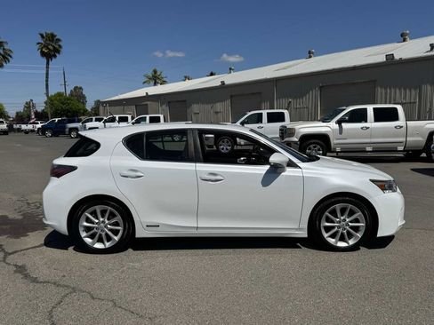 Used 2013 Lexus CT 200h w/ Premium Pkg w/Navigation image 10