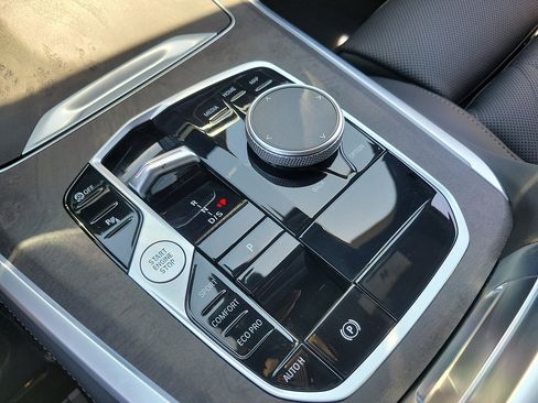 Used 2026 BMW X5 sDrive40i w/ M Sport Package RWD image 32