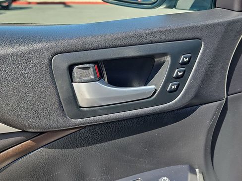 Used 2016 Toyota Highlander Limited image 15
