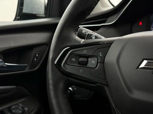 Used 2023 Chevrolet Bolt EUV LT w/ Comfort Package image 9