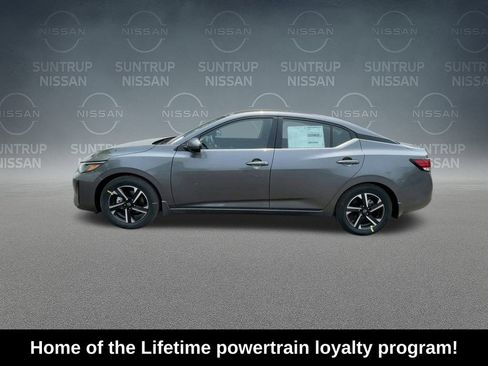 Used 2025 Nissan Sentra SV w/ Trunk Package image 5