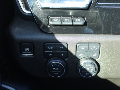 Used 2025 Chevrolet Silverado 2500 High Country w/ Technology Package image 29