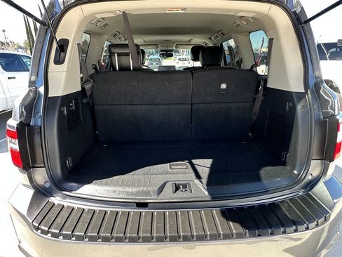 Used 2024 Nissan Armada SL w/ Captain's Chairs Package image 24