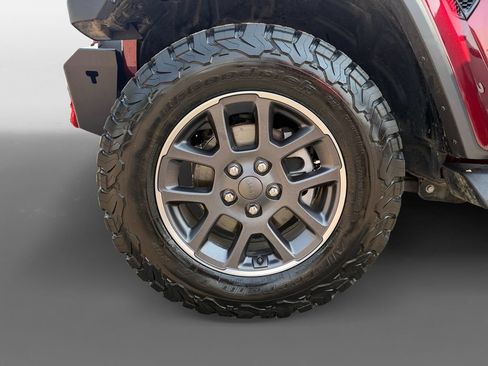 Used 2021 Jeep Gladiator Overland AWD/4WD image 14