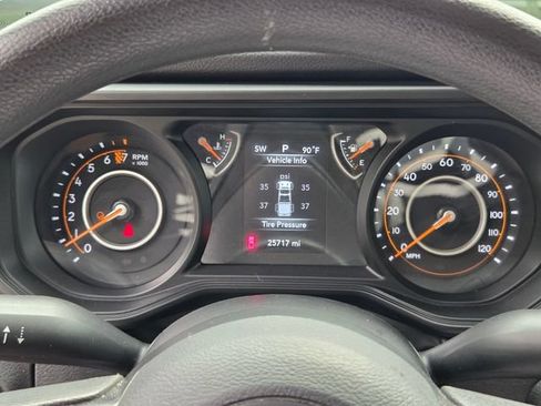 Used 2024 Jeep Gladiator Sport AWD/4WD image 17