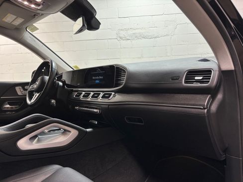 Used 2023 Mercedes-Benz GLS 450 4MATIC image 28