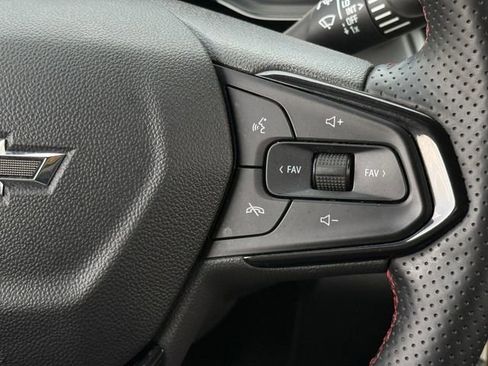 Used 2024 Chevrolet Trax RS FWD image 17