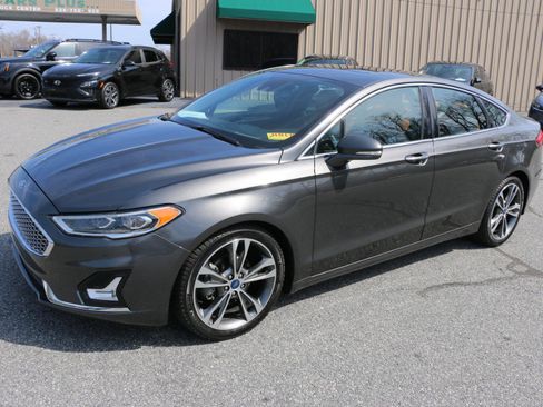 Used 2020 Ford Fusion Titanium image 1