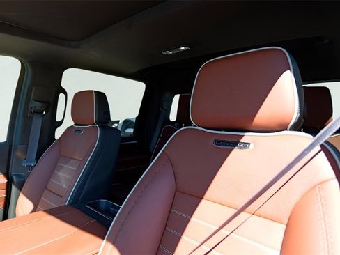 New 2026 GMC Sierra 2500 Denali Ultimate w/ Max Trailering Package image 10