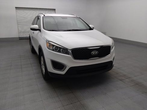 Used 2018 Kia Sorento FWD image 13