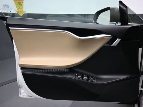 Used 2013 Tesla Model S Performance image 9