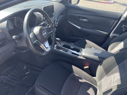 Used 2025 Nissan Sentra SR FWD image 10