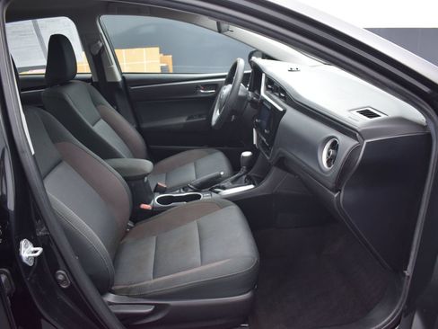 Used 2018 Toyota Corolla LE FWD image 10