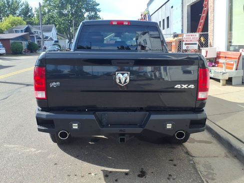 Used 2017 RAM 1500 Express AWD/4WD image 7