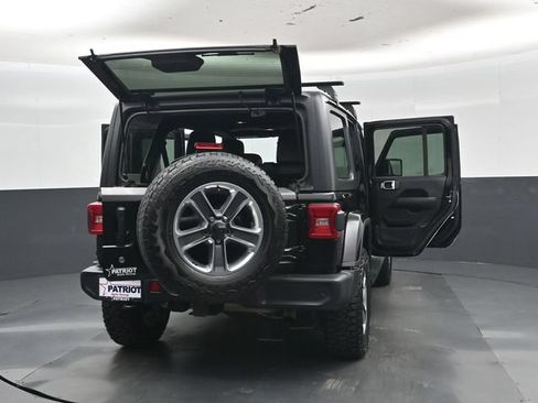 Used 2018 Jeep Wrangler Unlimited Sahara w/ Uconnect 4C Nav & Sound Group AWD/4WD image 60