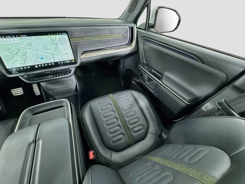 Used 2024 Rivian R1S Adventure AWD/4WD image 18