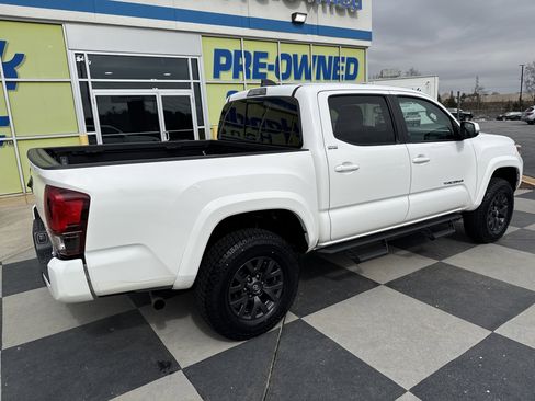 Used 2023 Toyota Tacoma SR5 w/ Technology Package image 10