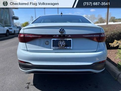 Used 2025 Volkswagen Jetta Sport image 10