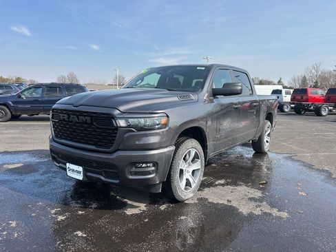 New 2026 RAM 1500 Express AWD/4WD image 3